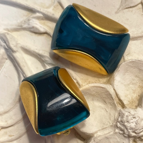 Vtg Givenchy Blue Green Lucite Gold-tone Clipons - Picture 10 of 13